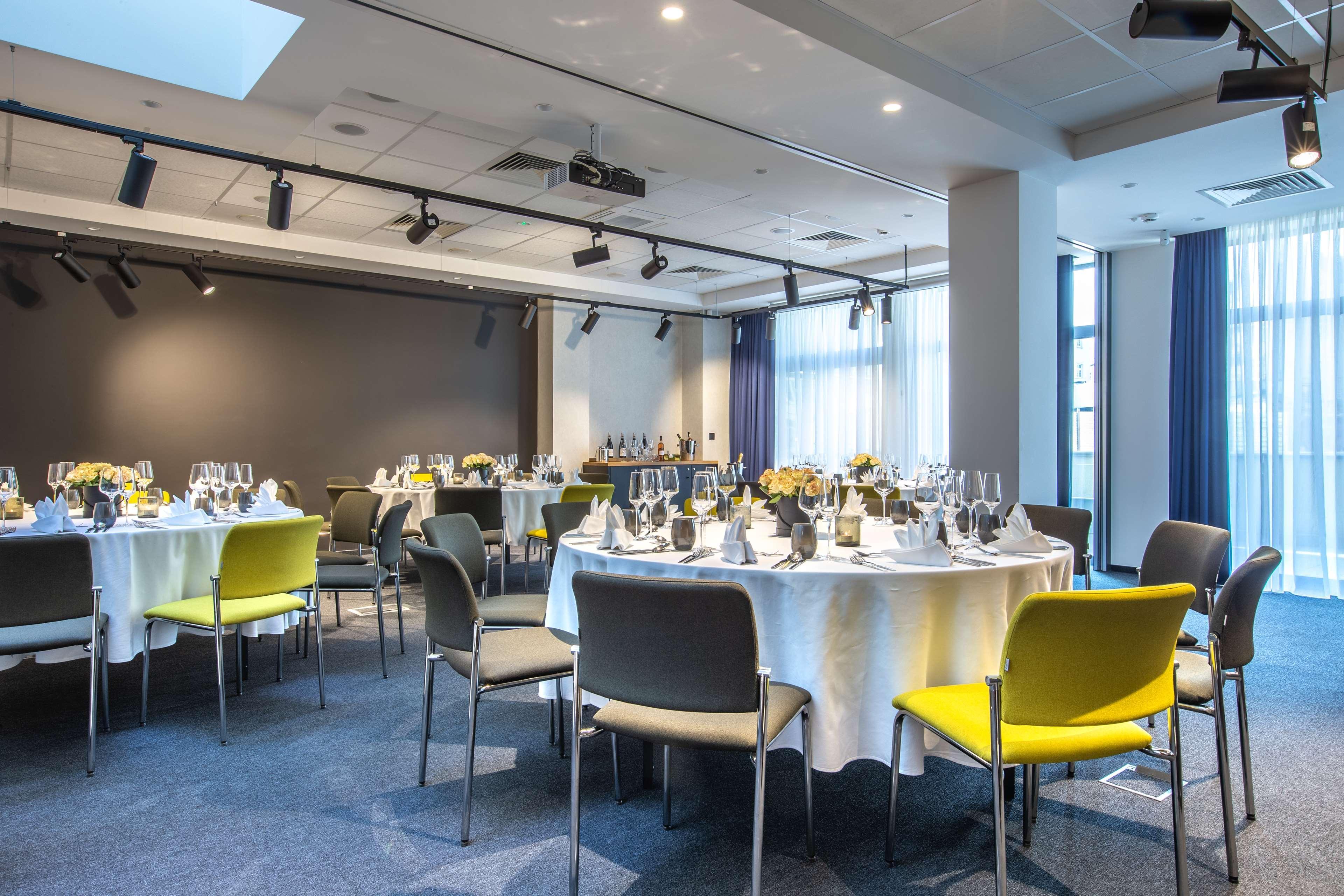 Park Inn By Radisson Poznan Exterior photo